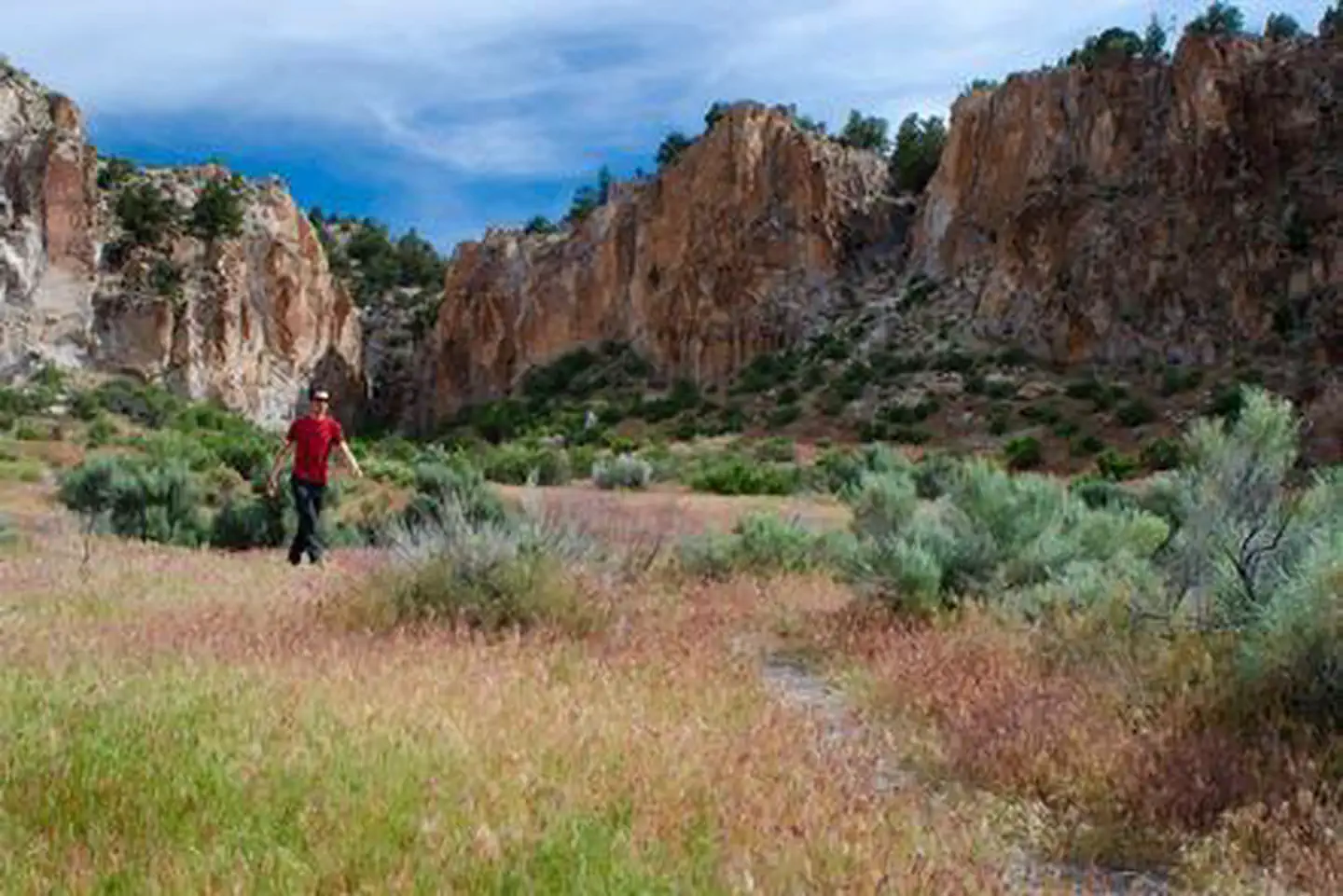 Hiking Around Fremont Indian State Park