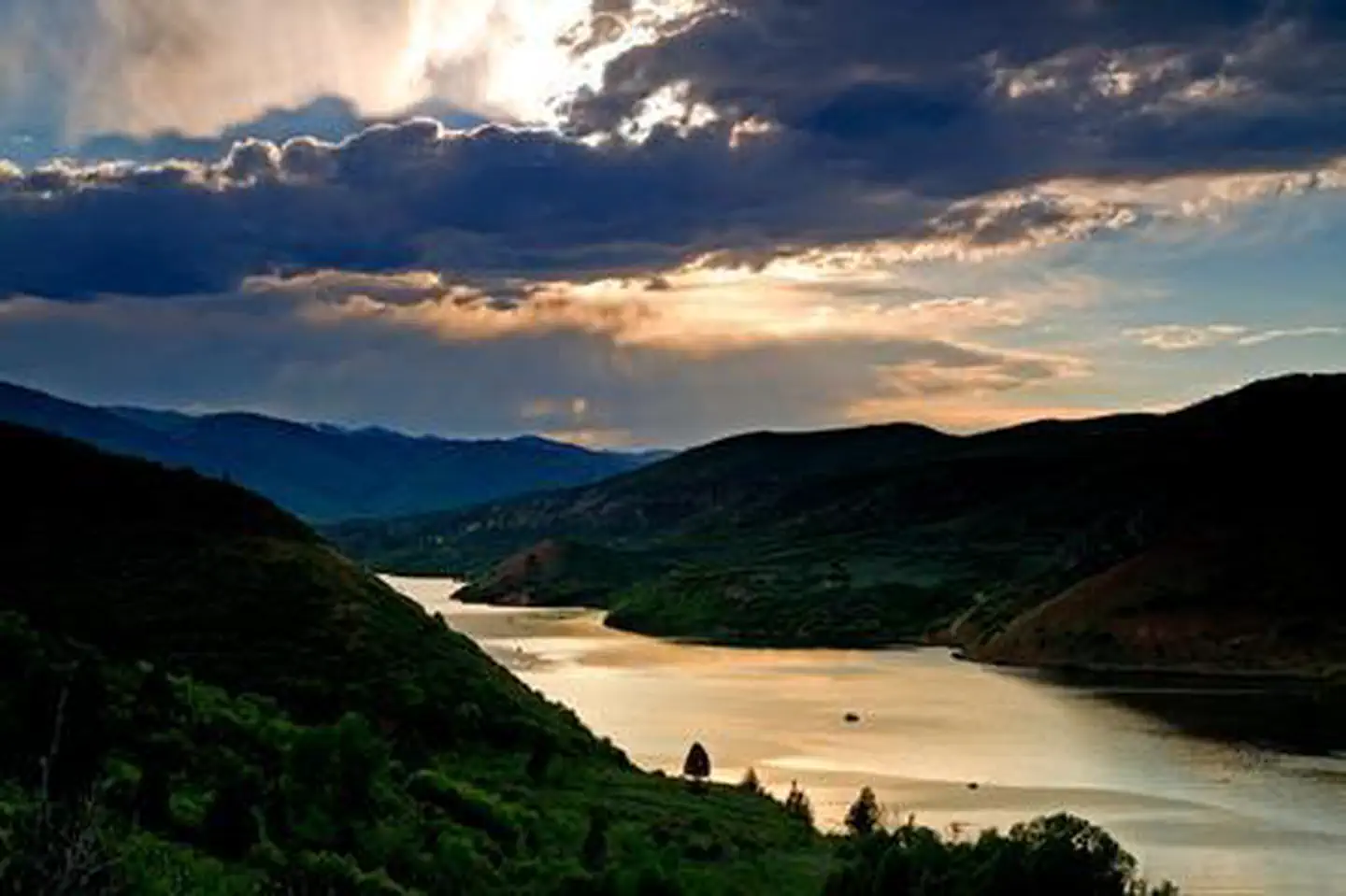 The Scenic Reservoir of Jordanelle State Park