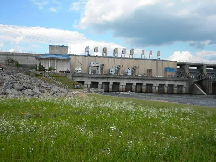 River side of the dam.